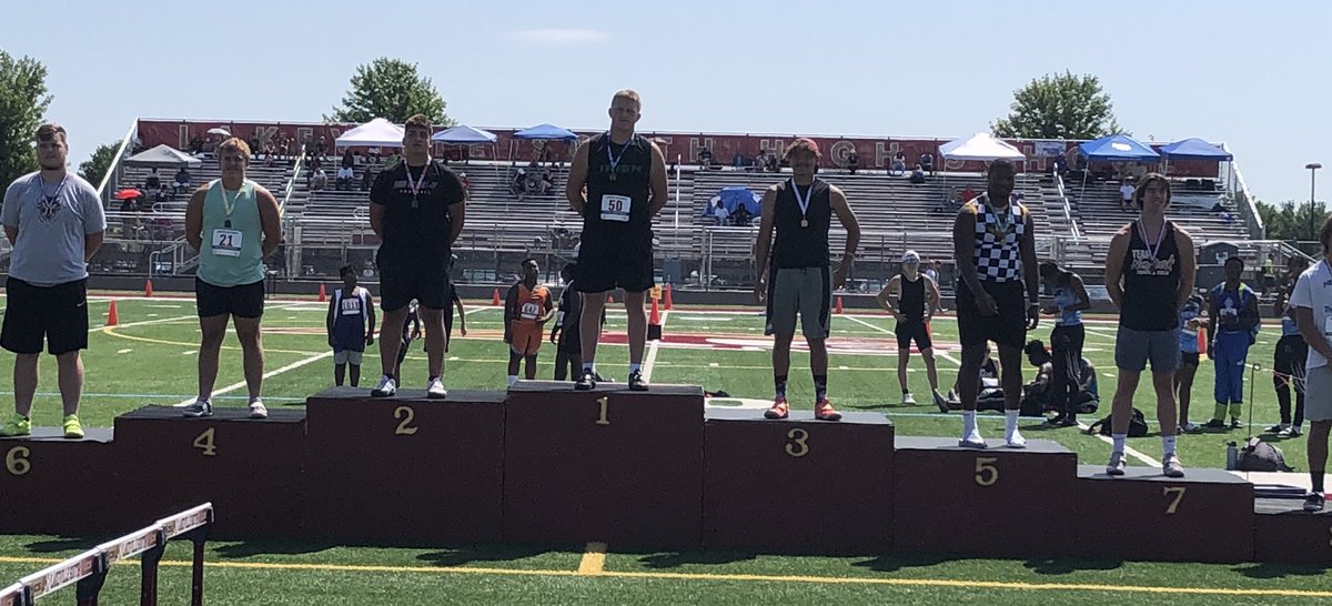 shot_hs's tweet photo. @bills_hayden and @KlinknerLuke qualified for USATF Junior Olympic Nationals in shot put. Hayden won both shot and discus at region 8 qualifier to punch ticket in both. @Rosemounttrack https://t.co/iFUH9Va5kC