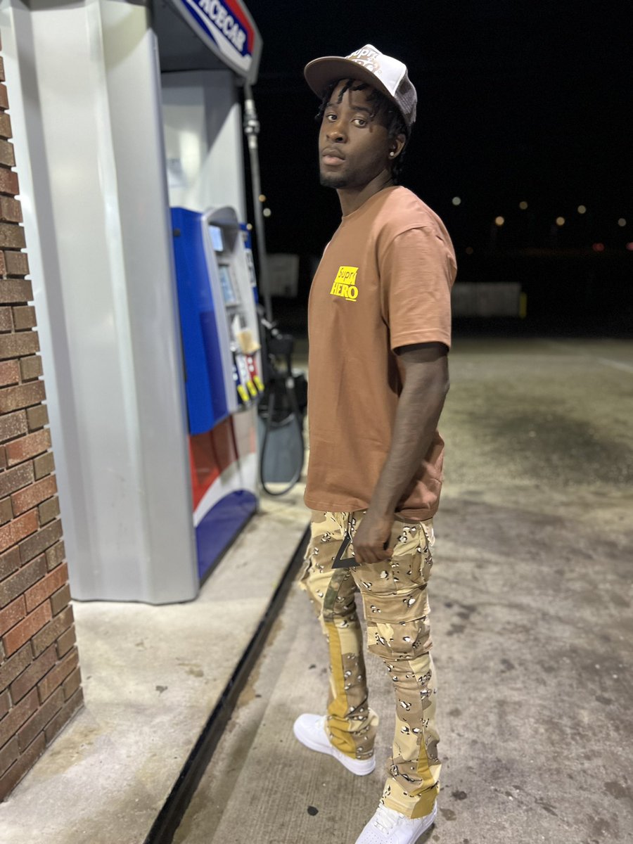 gpszay's tweet photo. I Treat Da Smokers 💨Just Like Fam 🤞🏾Can’t Let Em Lose My Number 📲Dey Buy Way Too Many Gramz 💸…
#GPS🛣 #TPM💰#Supreme 🐶 https://t.co/QeLgM0UHq6