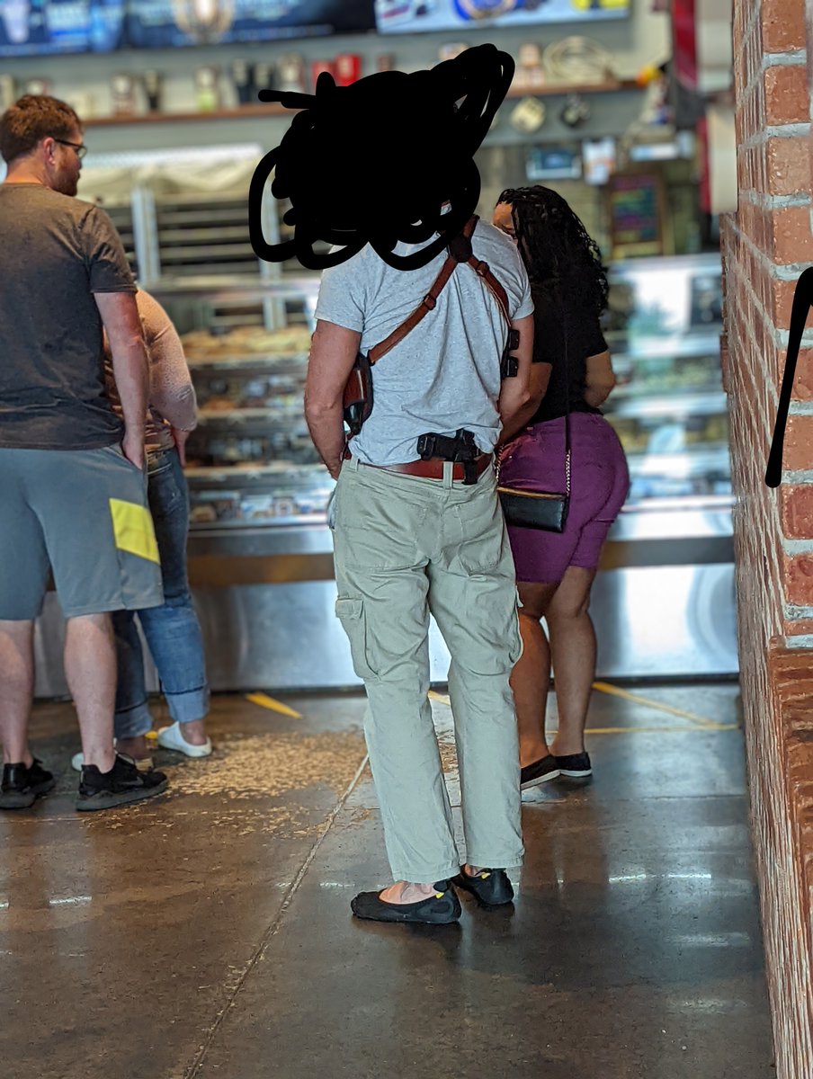 Rushthewriter's tweet photo. This seems a little excessive for a Sunday morning donut run https://t.co/C9SJbIjGtg