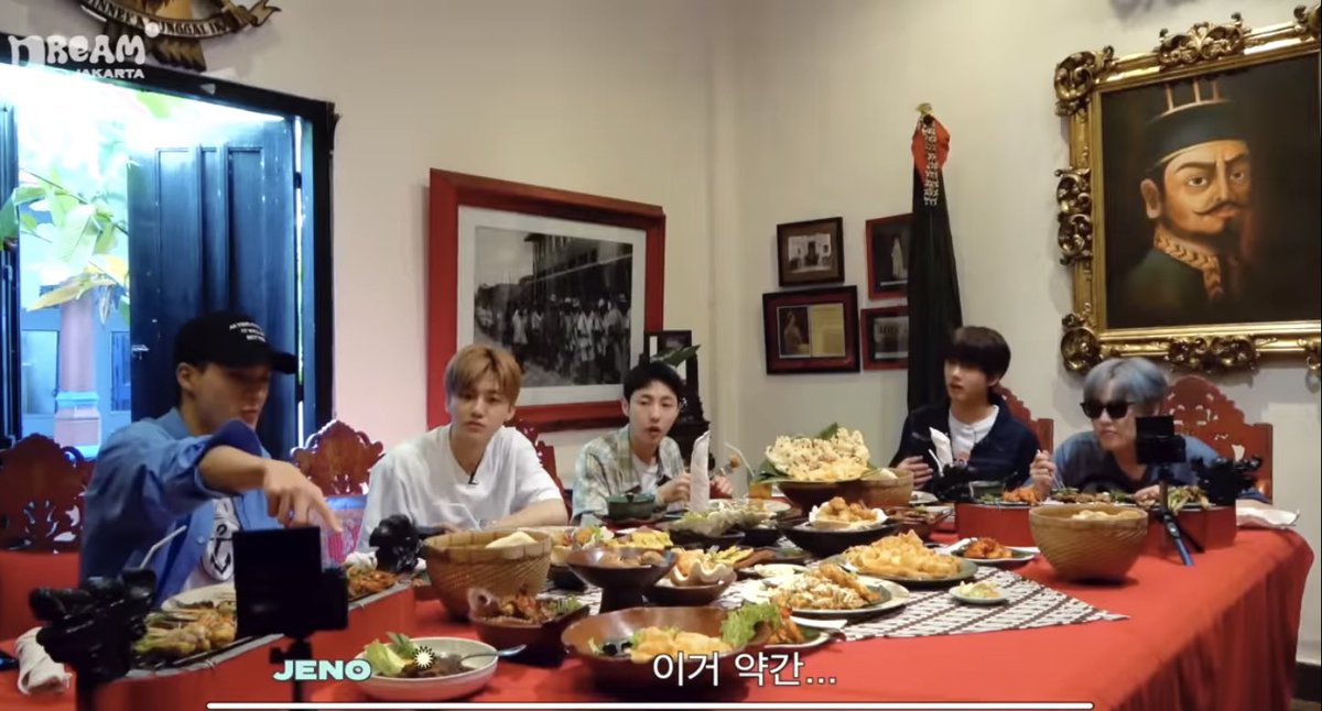 Nanonsocoolll's tweet photo. Cố Luân công chúa Chenle cùng phò mã Jisung tổ chức tiệc với các vương tôn công tử trong kinh thành https://t.co/B2gXbz4HdF