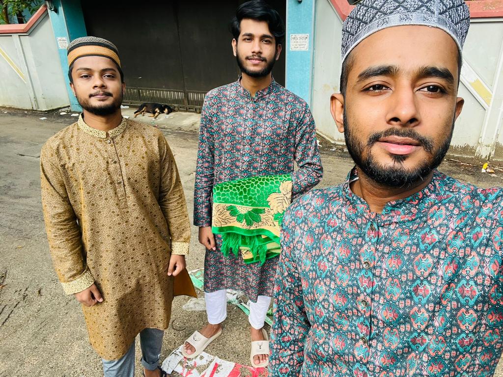 hasanmahmudblac's tweet photo. Eid Mubarak ✨🖤

#EidMubarak 
#eiduladha2022 
#eid https://t.co/8POGOzbFvK