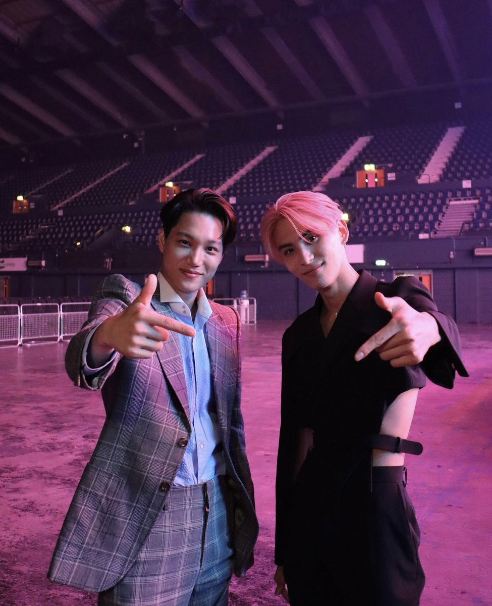 lalunatua's tweet photo. remember when yootaeyang said on idol room that he wanted to meet kai on his own efforts and not through his connections that was peak fan behaviour 😭 our successful fanboy!!! https://t.co/gov4A68S34
