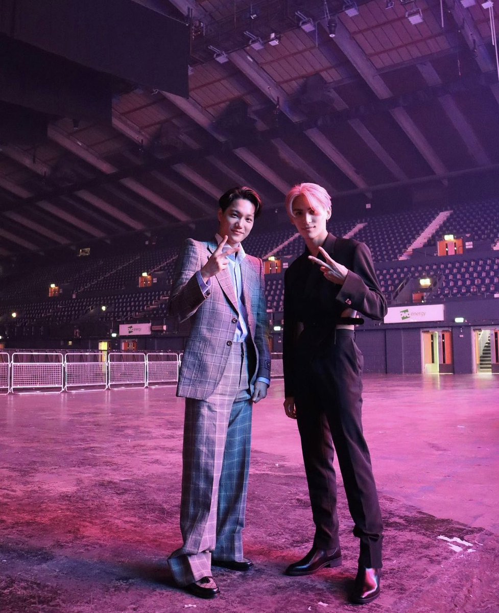 lalunatua's tweet photo. remember when yootaeyang said on idol room that he wanted to meet kai on his own efforts and not through his connections that was peak fan behaviour 😭 our successful fanboy!!! https://t.co/gov4A68S34