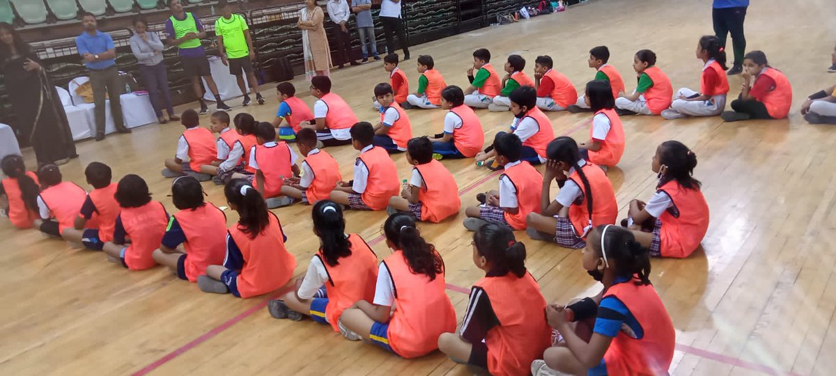 sdg4all's tweet photo. Be fair, Be inspiring, Be connected, Be ambitious
#practicle session on PSHE,Children of #Ahlconintl & #Ahlconpublic were fortunate to be part of Premier League-Primary Stars with Head coach Adam Lea .#tayagraj stadium @SDG4QEducation @y_sanjay @Ahlconpublic1 @inBritish https://t.co/KeZRYttg3c
