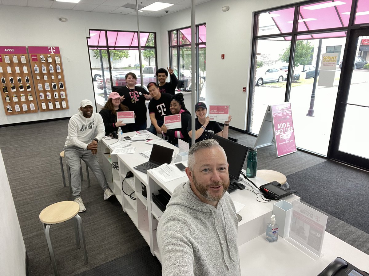moleworld's tweet photo. Another great Sunday meeting in Roanoke!  Sharing best practices and recognizing the outstanding June achievements of our ME’s! #roanokerising #bombsquad #herecomestheboom #beastmode https://t.co/lMUFXbTTmx