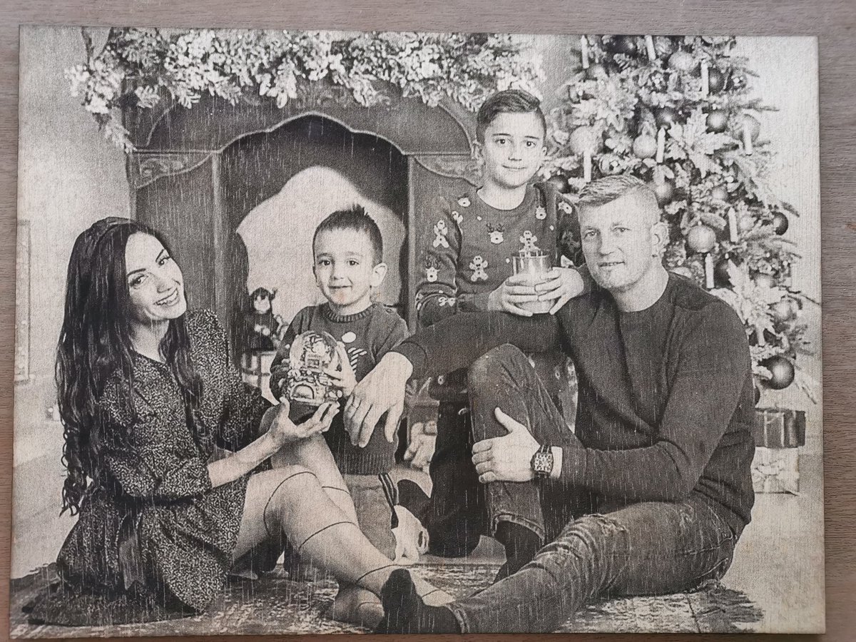 TrollsHut tweet media