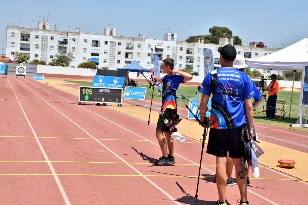 RFETA's tweet photo. #ClubesRFETA22

Medallistas y vencedores de la Liga Nacional RFETA de Clubes - Trofeo Loterías 21/22:

ARCO RECURVO HOMBRES
1 Arco Pozuelo
2 Eivissa Patrimoni de la Humanitat
6 Los Recurmorillo's

Resultados completos:
https://t.co/YAloYhzwXe

¡ENHORABUENA CHICOS!
#TrofeoLoterias https://t.co/KtiX0gDYgK