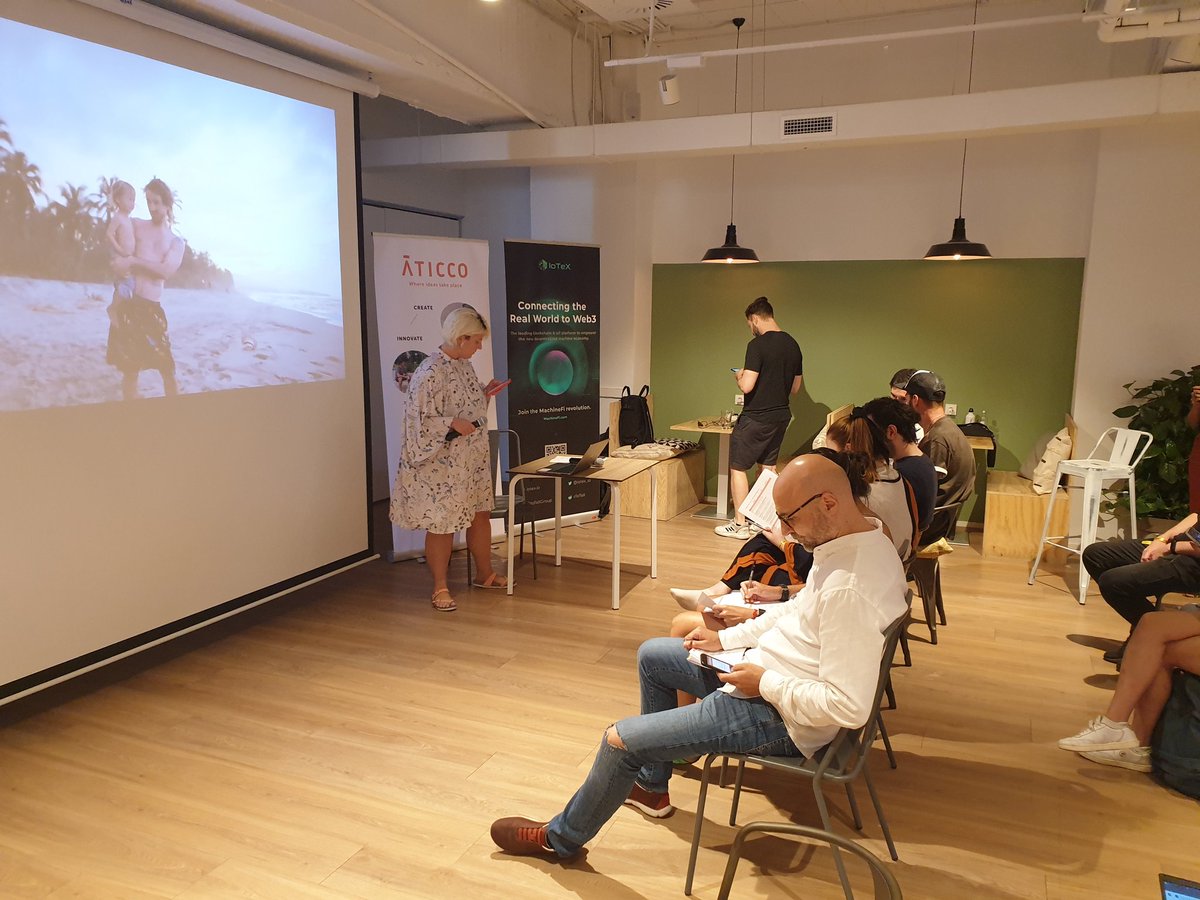 OllieAcuna's tweet photo. @zimne1 is veey focused as we reach the end of the @eth_barcelona #hackthaon. #iotex present as sponsor. https://t.co/2wgIcyEkcC