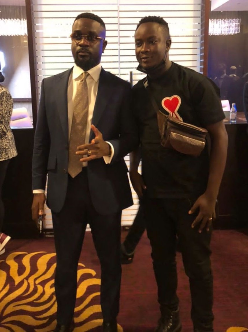 SteffJAfrica's tweet photo. Happy birthday King @sarkodie long life and prosperity mi wish for you 🎂🍾🥂 https://t.co/MRaIeka9t4
