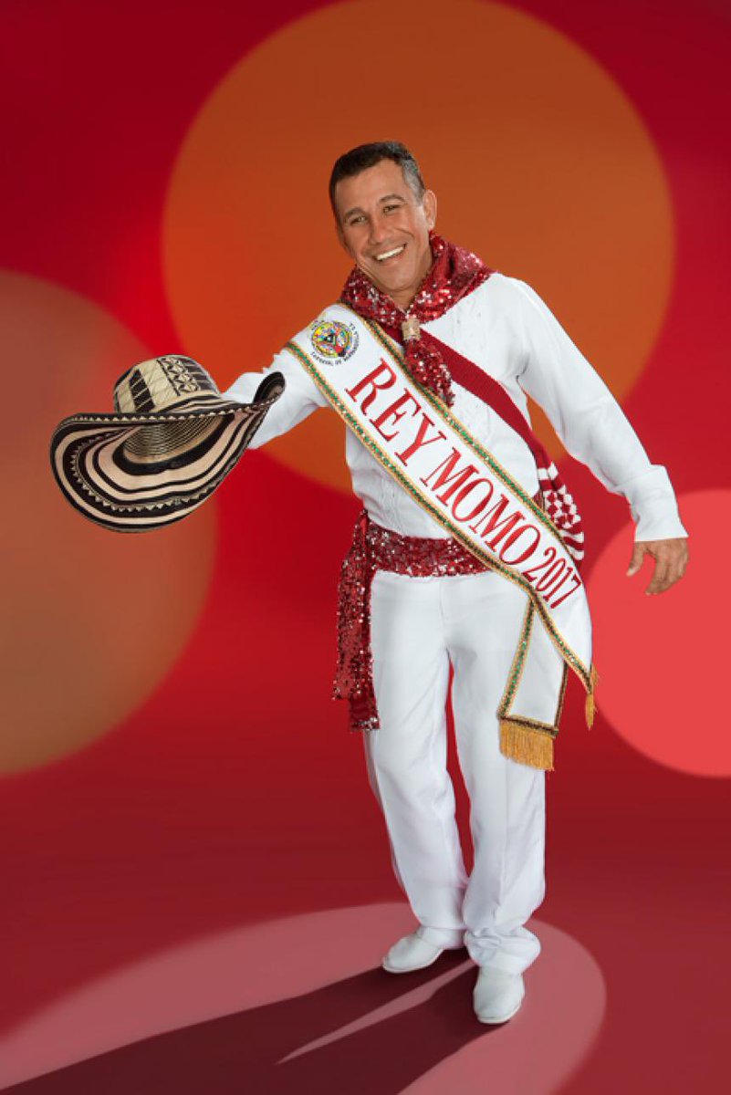 Carnaval_SA's tweet photo. ¡Celebramos la vida del ‘Caballero de la Cumbia’, Rey Momo del #Carnaval2017 y director de la Cumbiamba La Gigantona, Germán Álvarez!👏🏼
Gran impulsor de una de las danzas más representativas de la Fiesta y trabajador incansable por la cultura y la tradición. ¡Feliz cumpleaños!🎉 https://t.co/NU9CPjmdAK