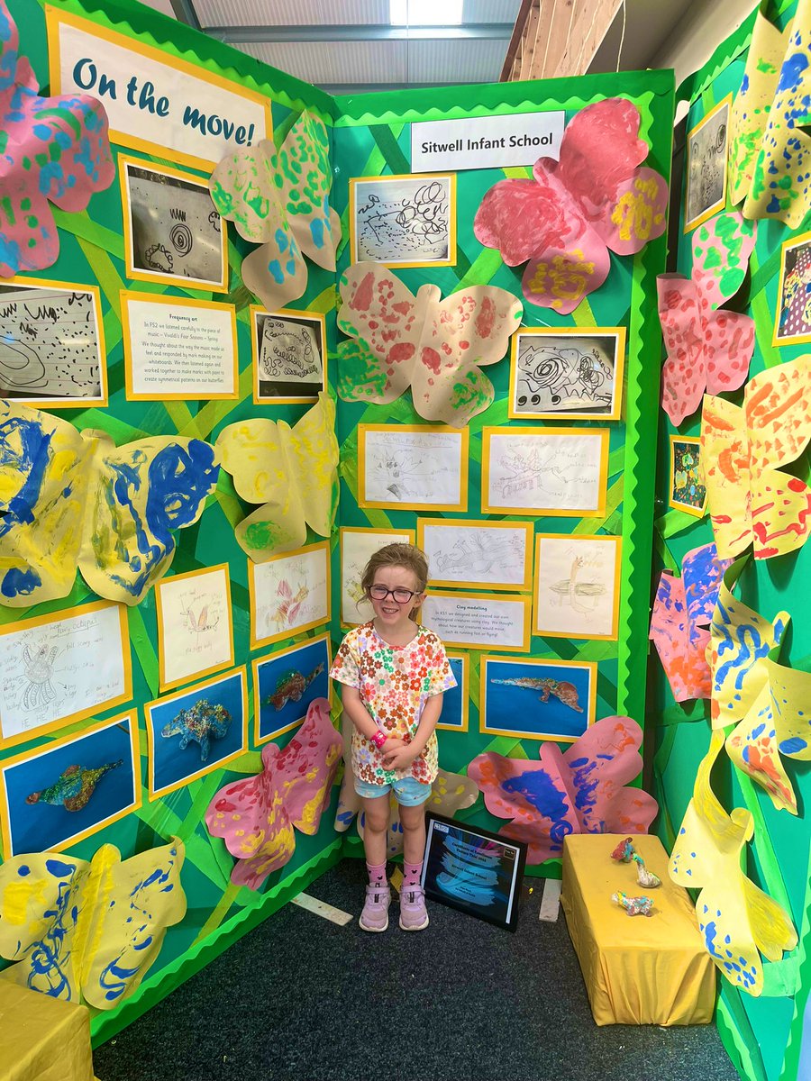 LadyVee73's tweet photo. We found the @SitwellInfant display at Gullivers Valley. It looked amazing! https://t.co/0ZtdqLlism