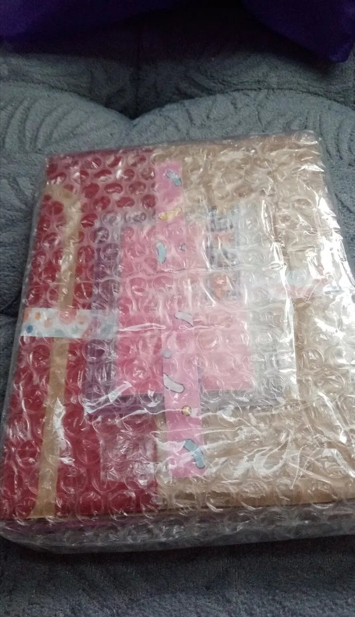 ymicart's tweet photo. helu po late review po @mywshcart ૮₍ • • ₎ა🤍🤍  ~  5☆
🌷Liz tulips arrived safely po🤍, but yung album may dent lang po onte sa gilid pero okay lang hehehe, thankyou den po sa freebie and sa pag pack securely૮₍˶ᵔ ᵕ ᵔ˶₎ა

#mywsh_feedbacks https://t.co/rNSISQgOeZ