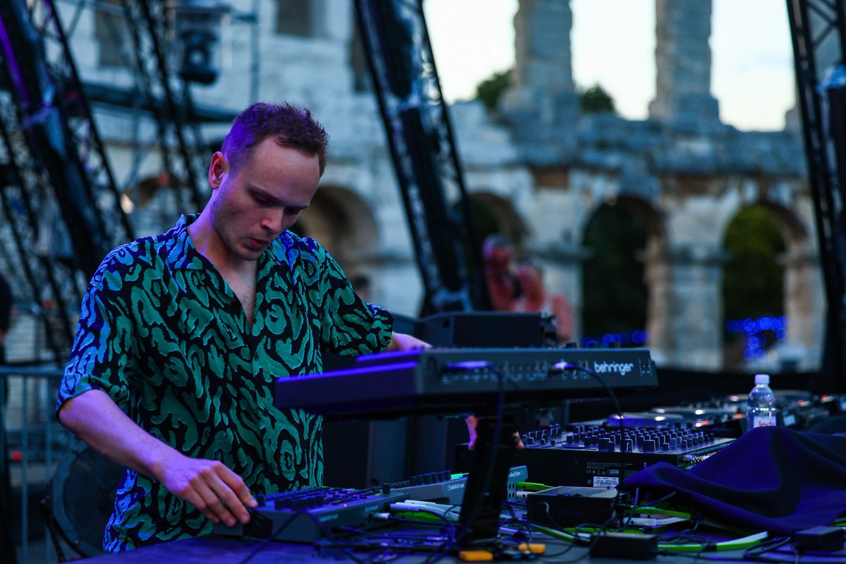 Moritz Hofbauer tweet media