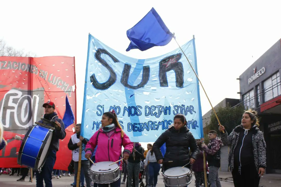 JovenesMdp's tweet photo. 9 de julio 🇦🇷

❌Por la tarde movilizamos junto a @LibresdelSurOk exigiendo a Alberto Fernandez romper YA con el FMI, para que la Argentina tenga una real Independencia.

#AlbertoRompeConElFMI https://t.co/LSpVWpBomg
