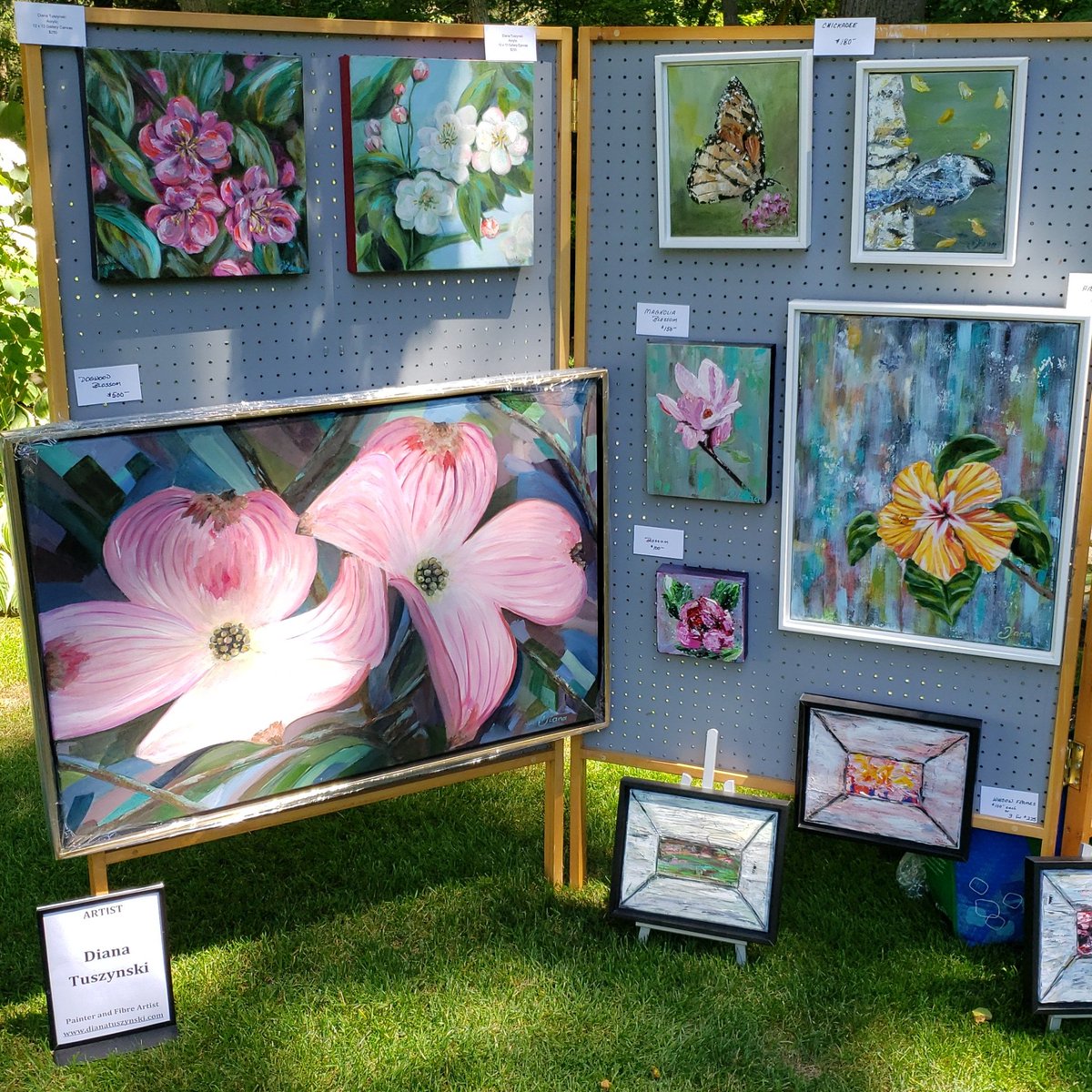 Secret Garden Tour ...come and see me, I'm the artist in the garden on Frederick St. In Kilbride.  This is a ticketed event from Milton &amp; District Horticultural Society