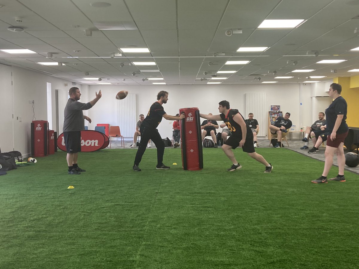 PeteLaird5's tweet photo. @BAFCAOfficial convention 2022 is in the bag.
It’s been incredible to see so many of the UK best coaches and international guest speakers talking so passionately about the sport we love.
Especially great to see so many old friends after 3 long years ❤️🏈⚔️
#alwayslearning #Bafca https://t.co/0geOQgKEqT
