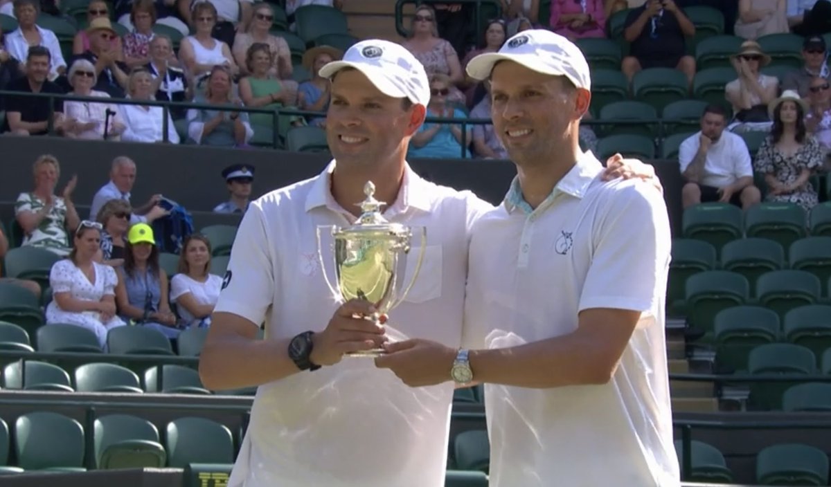 Wimbledon Champs!! <a href="/Bryanbros/">BRYAN123BROS</a> <a href="/Bryanbrothers/">Mike Bryan</a> #Wimbledon #InvitationDoubles