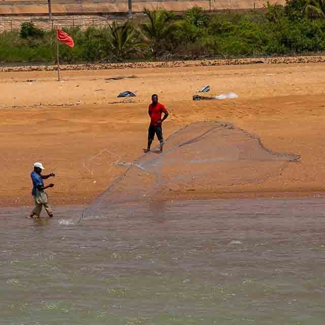 MeetAfricaTravl's tweet photo. The casting of the fishing net is a familiar scene on the rivers and beaches of the Gulf of Guinea countries.
Watching how the net unfolds in the air before falling back into the water is fascinating.
#westafrica #fishing #netcasting https://t.co/JCrZgYEfWK