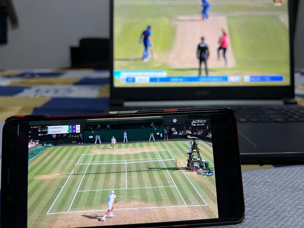 hawkkHA's tweet photo. Sports fan ✌
#Wimbeldon2022
#ENGvsIND https://t.co/Y9TtImZ3WO
