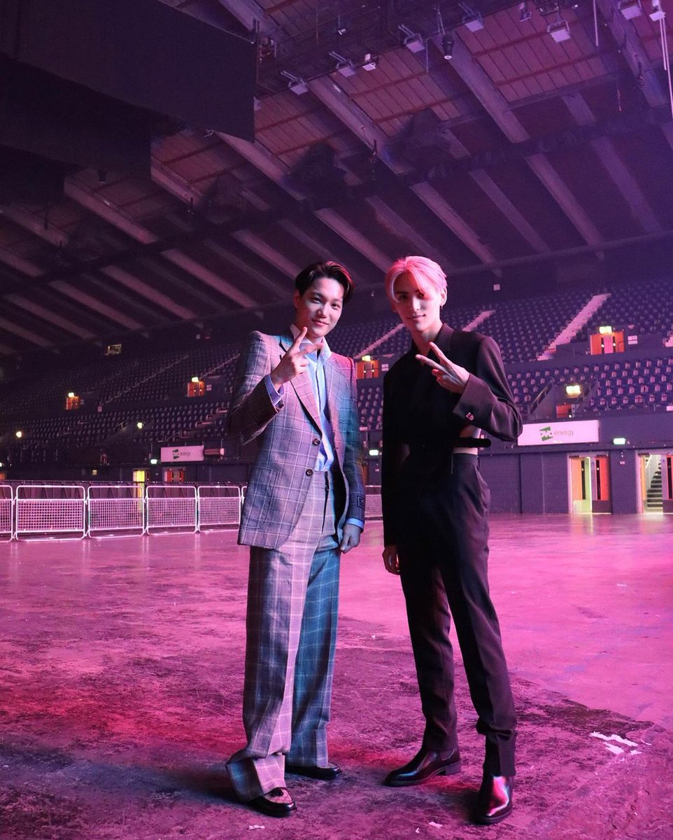 bluefntasy's tweet photo. قلب اکسوال فنتسیم دیگه نمیزنه سکته زد خداحافظ
#SF9 #EXO #YOOTAEYANG #KAI @SF9OFFICIAL @WEAREONEEXO https://t.co/6FxMBc6J8e