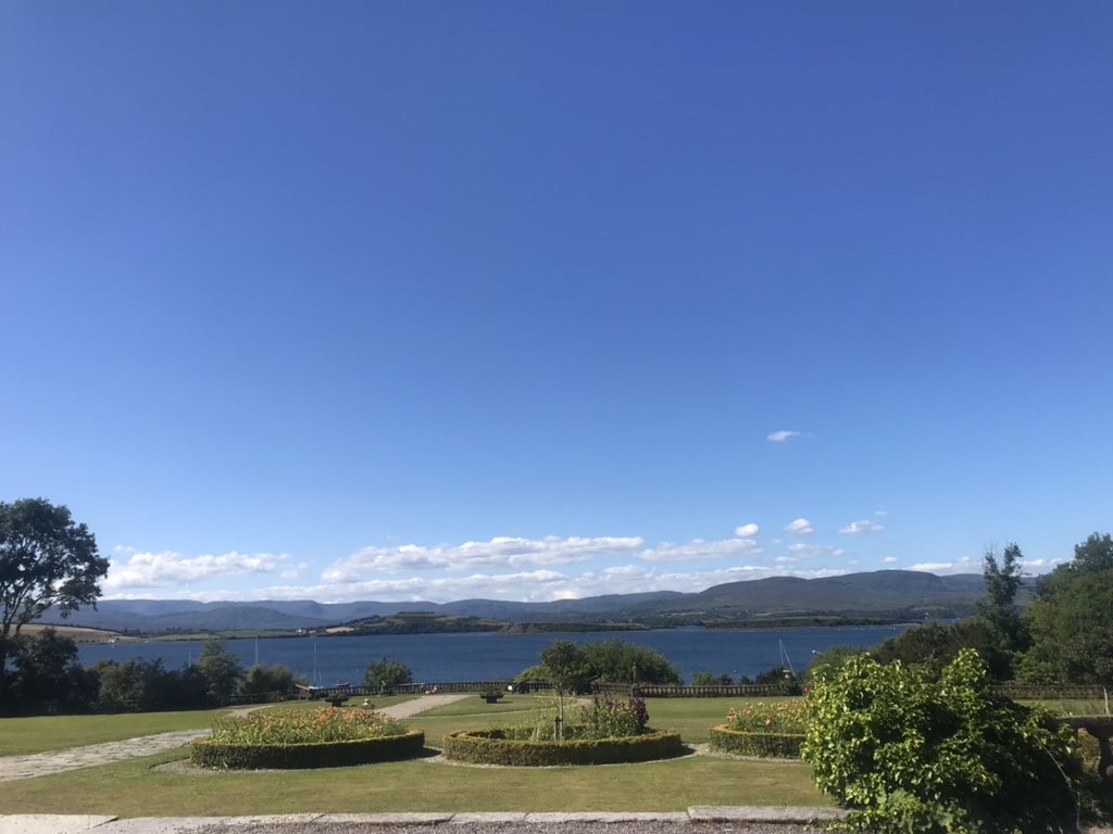 The most gorgeous setting for @DevlinMartina’s event at Bantry House today 🤩 #wclf2022 #youngwriterdelegates @wcorklitfest