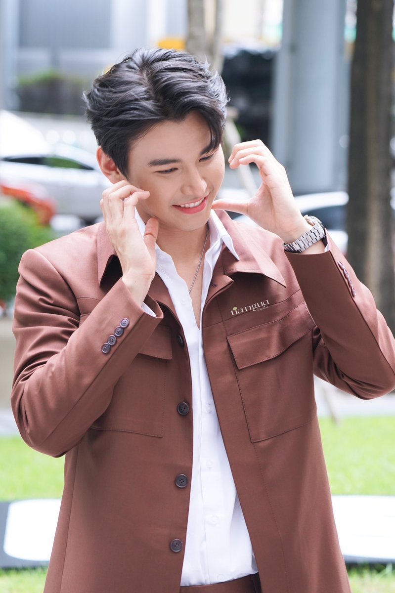 hourly_ja's tweet photo. 하트 🤍
#PraewGoodVibeGoodBite #PraewXJaFirst
#JaPhachara #TeddyJa #จาพชร
cr. owner in pic https://t.co/U09CuwPi59