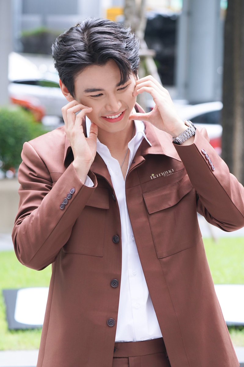 hourly_ja's tweet photo. 하트 🤍
#PraewGoodVibeGoodBite #PraewXJaFirst
#JaPhachara #TeddyJa #จาพชร
cr. owner in pic https://t.co/U09CuwPi59