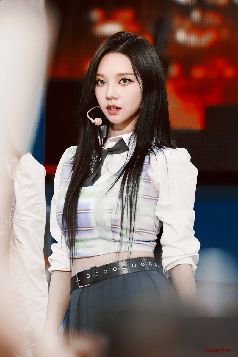 MYTY_00's tweet photo. 220708 KARINA 💙1️⃣
Cre: @Falsityyy
#aespaOnGMA 
#aespa #æspa #에스파 
#KARINA #카리나 https://t.co/PiJZe1q1BK
