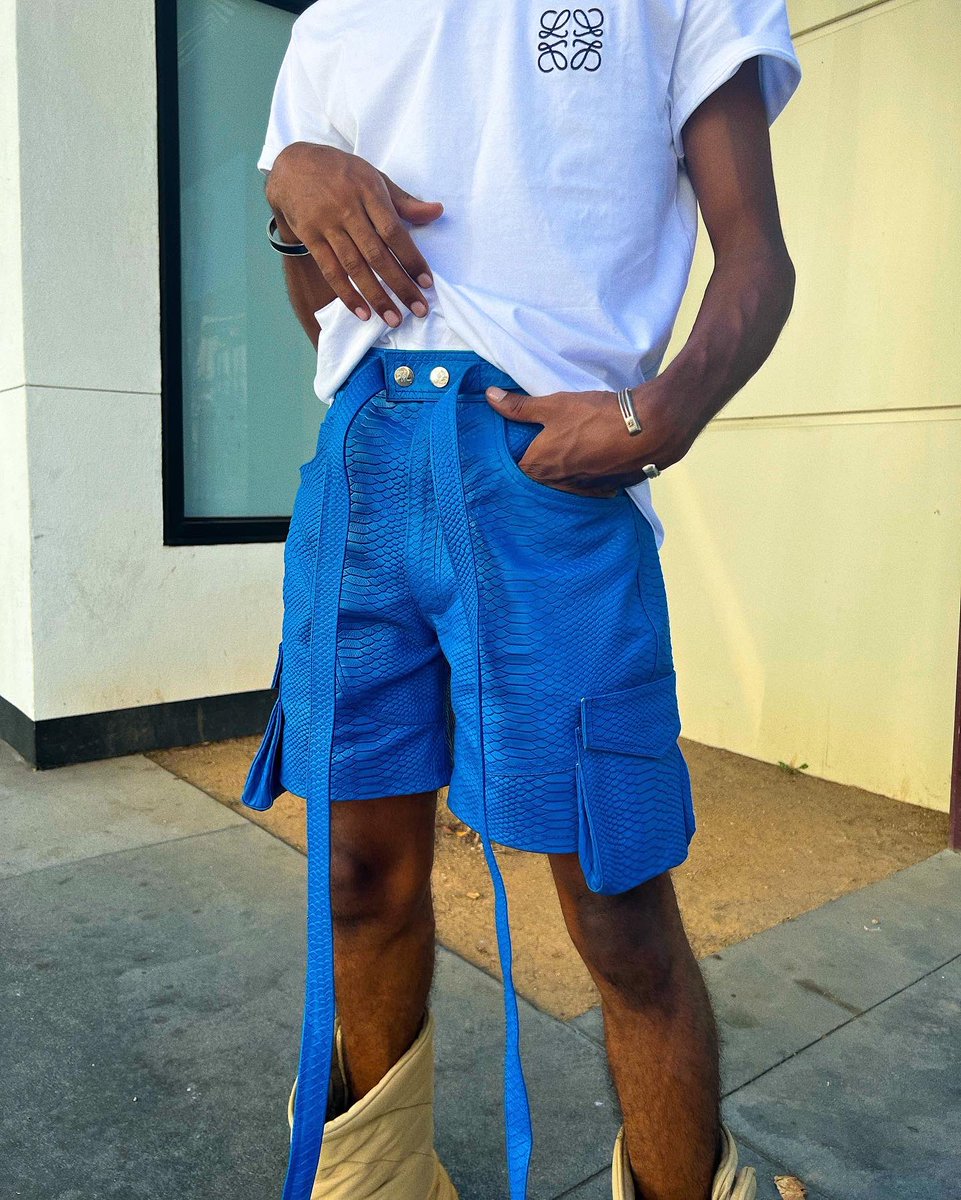 JacqFlock's tweet photo. Get into the SHORTS. 💙 https://t.co/QCVroRhfYx
