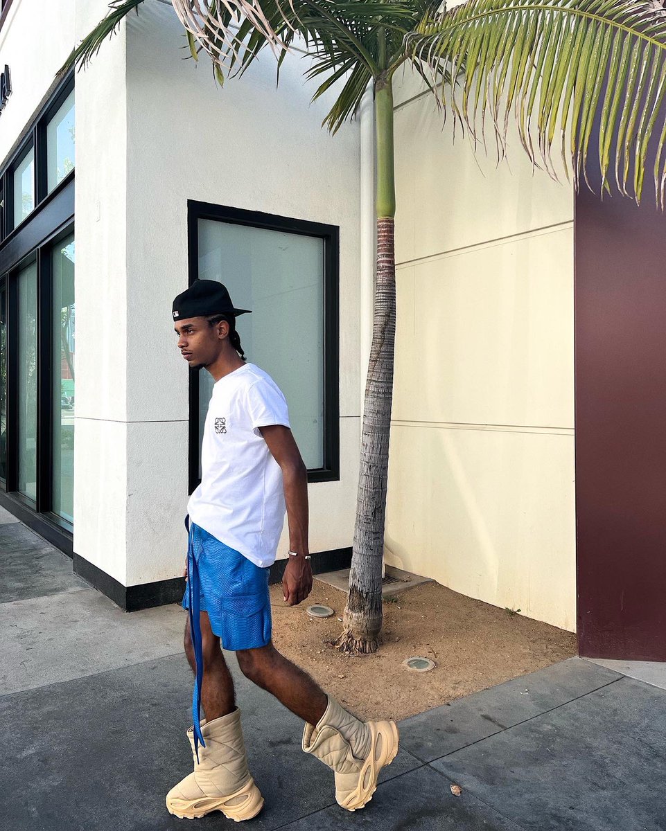 JacqFlock's tweet photo. Get into the SHORTS. 💙 https://t.co/QCVroRhfYx