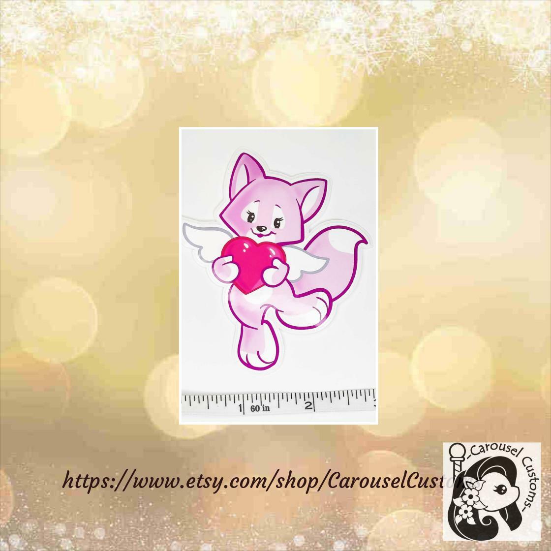 LadyLittlefox's tweet image. Sleek sellouts! 🤓. Order Valentine Fox - Toebeans Plush Vinyl Sticker - 3 Inch at $2.5 from etsy.com/listing/116352… #OriginalArtSticker #StickerVinyl