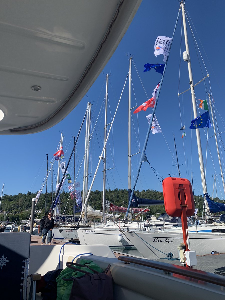 AoifeMFoley's tweet photo. Let the fun and competition begin @royalcork #VolvoWeek Glorious weather. 👍🥰🥂🍺👇😎 ☀️ ⛵️ https://t.co/9OHexoCKIg
