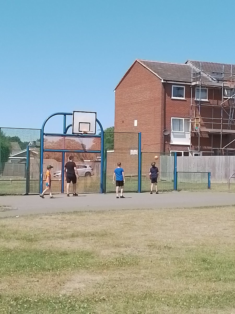KisP_2020's tweet photo. Day 2 at Summer haf, Sunday dinner, bingo, scavenger hunt, arts and crafts #LeicsHolidaysTogether #HAF22 #sundaydinner #healthyfood #safefuninthesun https://t.co/3vbJVFRQPT