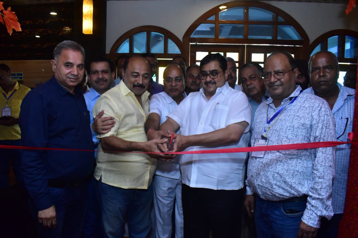 aicpdf_official's tweet photo. National governing council meeting of @AICPDF in Guwahati Assam on8 July organised by NEDA north east distributors association . state presidents and state office bearer of 21 state attended  @PTI_News @CAITIndia @sumitagarwal_IN @praveendel @BCBHARTIA  @smritiirani @PiyushGoyal https://t.co/WKNxmosoqV