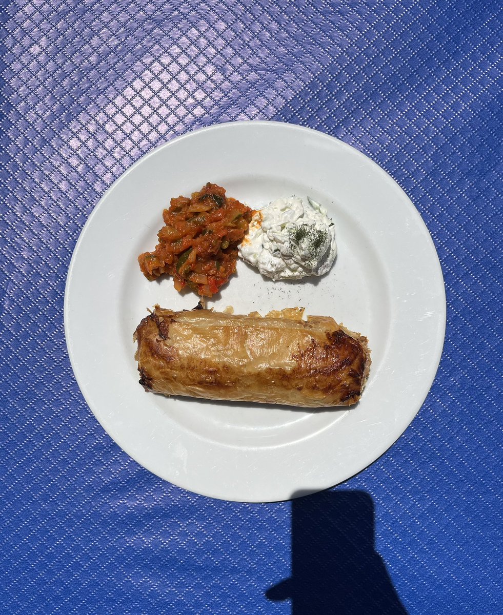 just__series's tweet photo. 76. Restaurante Katogui Agora - Eksojiko de Cordero 🇬🇷// #lunch #sunburn #greek #greekfood #spain #malaga #NFTs #nftphoto #NFTProject https://t.co/o4Pc4FYEBF