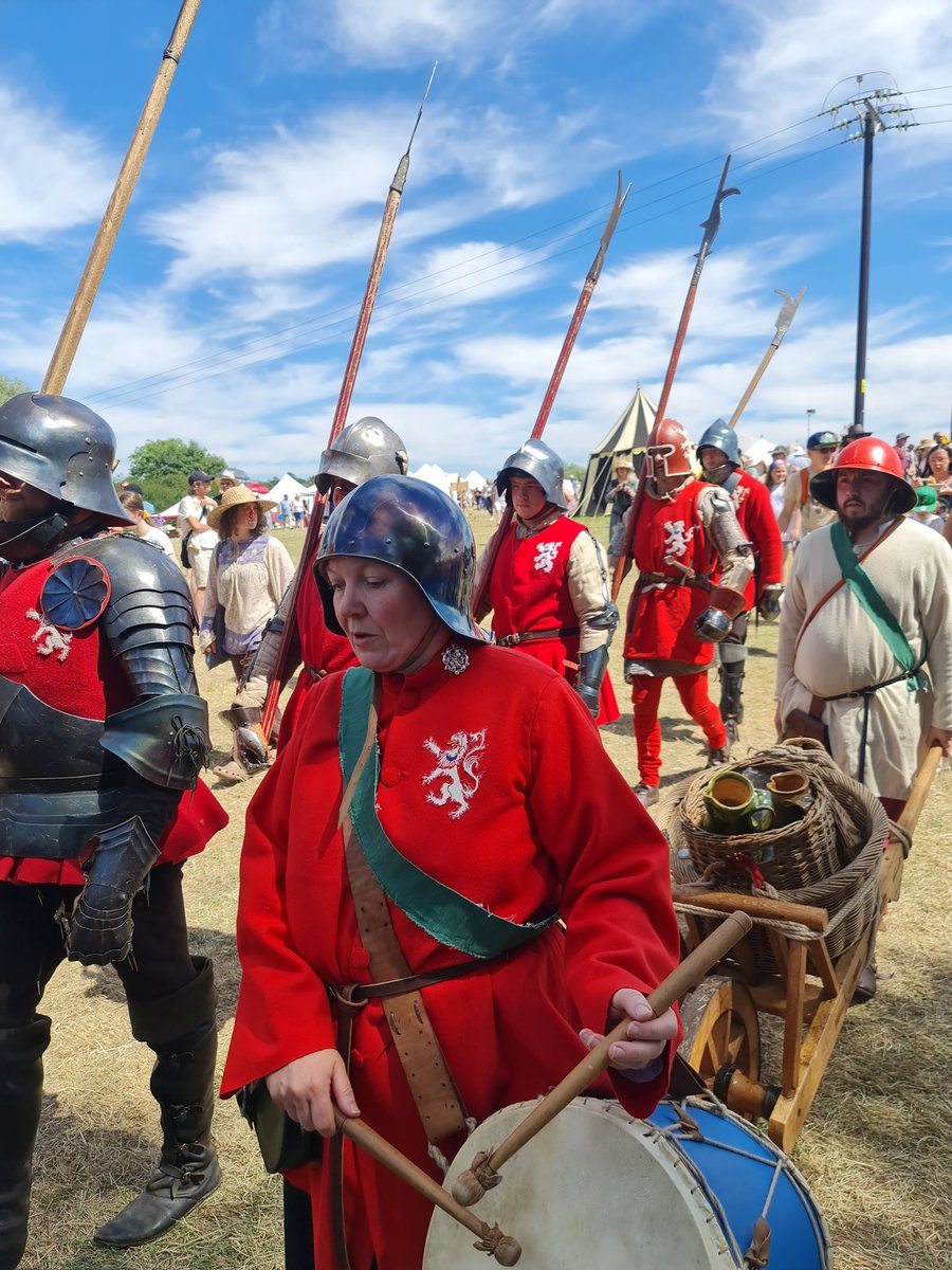 CSketchbooking's tweet photo. Tewkesbury Medieval fest 2022 photos https://t.co/oklACF1gOU