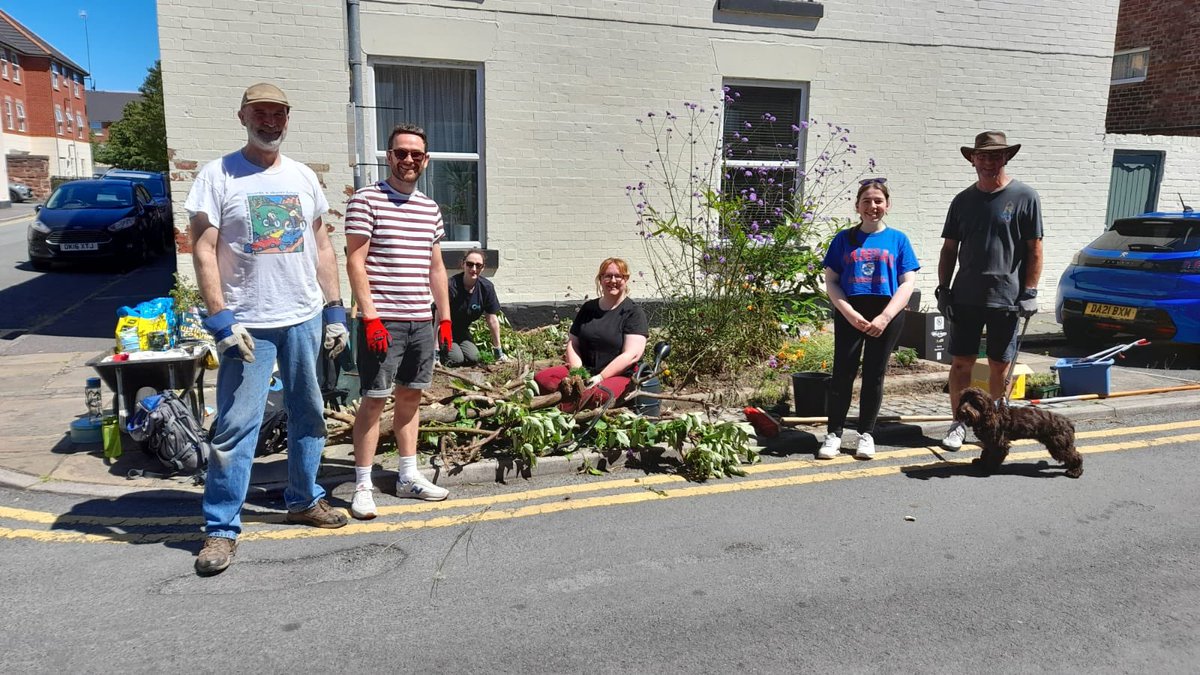 ChesterFoE's tweet photo. Thank you so much to everyone who came out to help us make Newtown #10xGreener today! Met so many lovely people and got so much done! Going to recover from the heat and then excited to show you all the progress we made! ๐ปโ๏ธ https://t.co/w0HaFXmSEm