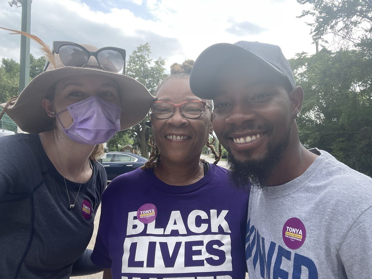 MccawTonya's tweet photo. What a wonderful weekend it was hitting the streets in the 22nd Ward! I want to thank all volunteers who came out this weekend to help knock on hundreds of doors in the 22nd Ward! If you want to help create a #New22, inbox me for ways to get involved. https://t.co/z4olQkJSDC