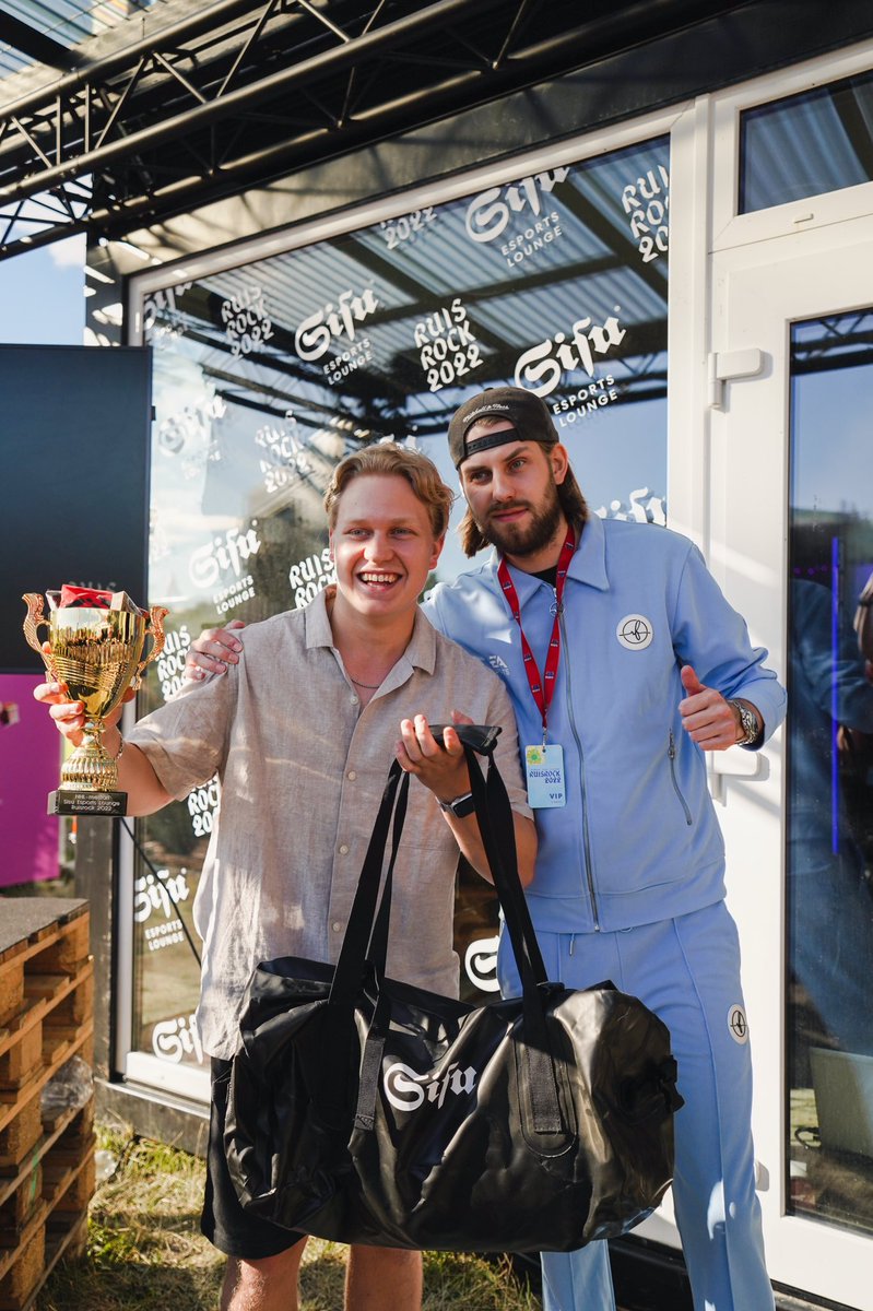 MEILLÄ ON HISTORIAN ENSIMMÄINEN <a href="/RuisrockTurku/">Ruisrock</a> SISU ESPORTS LOUNGE NHL-MESTARI! 🥳

Lauri onnistui voittamaan <a href="/ArtuzioFIN/">Artuzio</a> ja sai mukaansa mahtavan pokaalin ja maistuvia #sisu -tuotteita ja liput ensi kesän Ruissiin!

ISO KIITOS kaikille haastajille - ootte mahtavia! ❤️