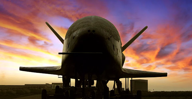 astronomia2016's tweet photo. Загадочный американский космический самолет X-37B установил новый рекорд продолжительности полета https://t.co/9yUSkqi5Kt 
#astronomy #NASA #X37B #space #science #космос #наука #астрономия #США #USA #OTV6 #Boeing #BoeingSpace #FalconSat8 #ВВС #PRAM https://t.co/rAj1tFrJgD