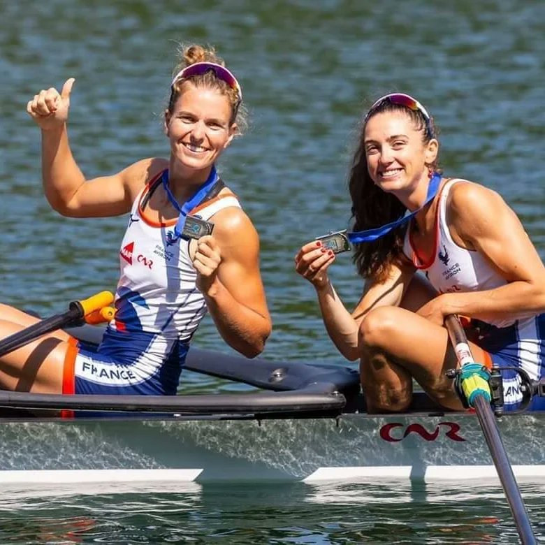 ▪️Coupe du Monde III, Lucerne 🇨🇭▪️

MÉDAILLE D'ARGENT🥈🥳

On est venu là pour vérifier l'étendue des dégâts post-JO 😅 et on repart avec des étoiles plein les yeux 🤩🍀 
Merci la vie ❤️

Ravie de ce retour sur la scène internationale 🇨🇵

📸 @frankleloire
