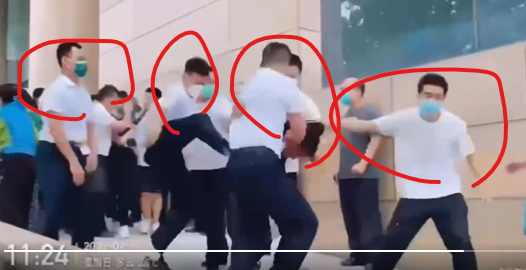 expose_ccp2023V's tweet photo. @SolomonYue FYI, Sir, those in white-shirt are NOT ordinary people, but the thugs-in-uniform(police in China) wearing no uniform to cover up the brutal police #HumanRightsViolations: 
https://t.co/CtEdxXr4p1 https://t.co/kqTenAPMBw