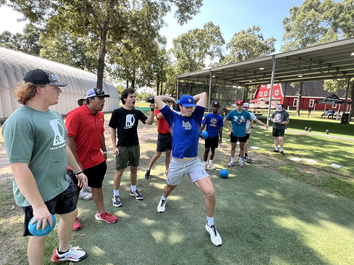 TXBaseballRanch's tweet photo. Elite Pitchers Bootcamp attendees getting in a morning workout before the temperature gets to 105 today. #BaseballRanch https://t.co/5U0tUv5Uou