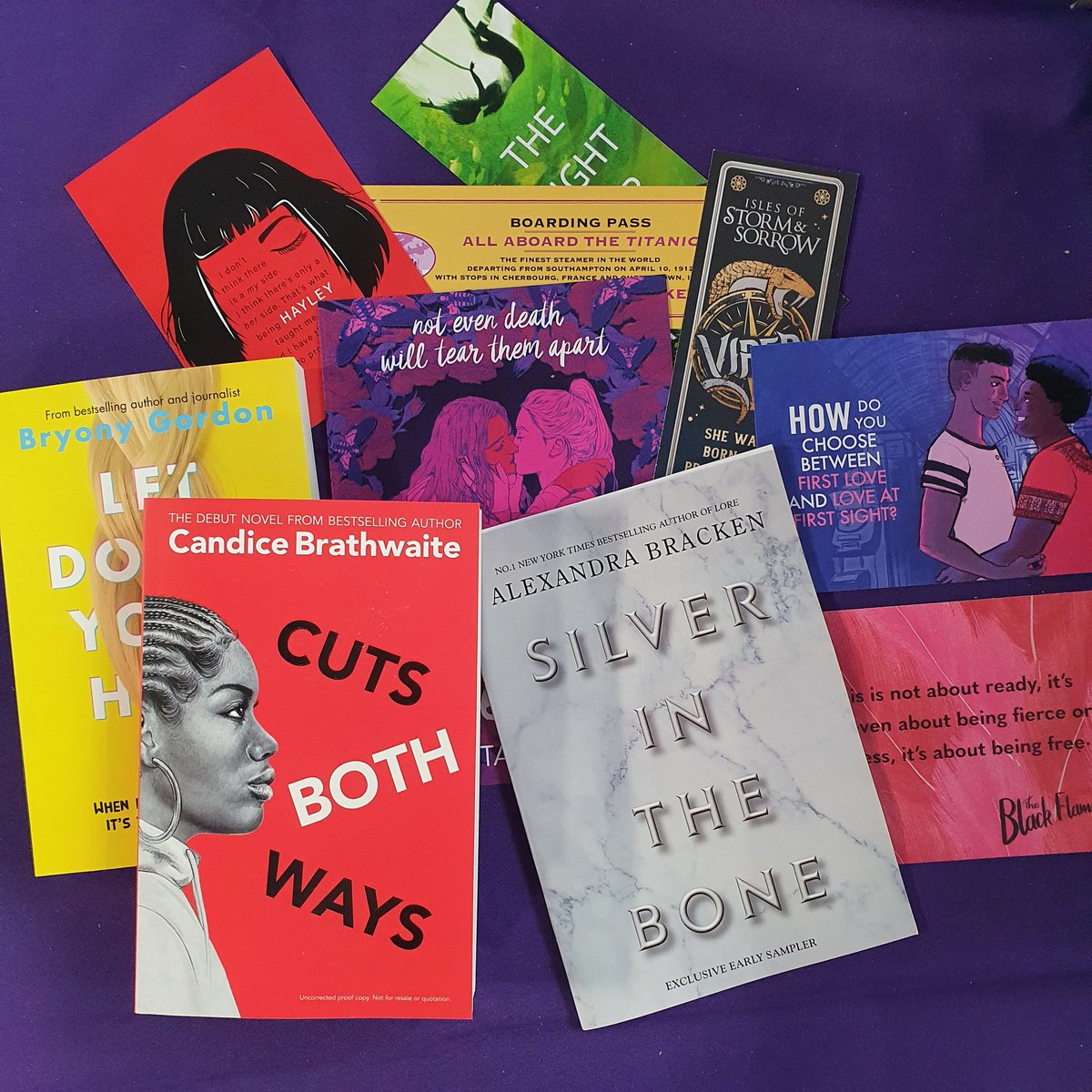 Giveaway alert!! 🚨

Couldn't attend #YALC this weekend? Not to worry - we're giving away this bundle of goodies including POS, two proofs and an exclusive sampler! 

Simply like and retweet to enter. 

Closes tomorrow, Mon 11, 5pm. UK/ROI only. @yalc_uk