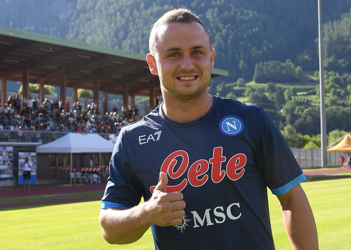 sscnapoli's tweet photo. 👋 Lobo è appena arrivato a #Dimaro22 🥰

💙 #ForzaNapoliSempre https://t.co/xJR2xcMGqP