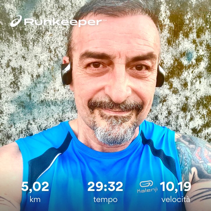 RobertoCominar1's tweet photo. Terza tranche a 30* abbastanza “ subita “ 😰🏃‍♂️🏃‍♂️🏃‍♂️ però i canonici 5 km in 29 min li abbiamo fatti #corsa #caldo #run #running #runner #runners #milano #luglio2022☀️ https://t.co/OaqvJYVBnO