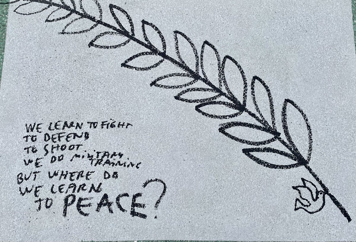 jensbraune's tweet photo. Why do only Artist know the Solutions to gain Peace?  … I thought having seen this art painting at #documentafifteen in #Kassel However the Germans especially the Green Party not only change their opinion, now they even support and legalize more weapons 😡 https://t.co/sgUNwyUXih