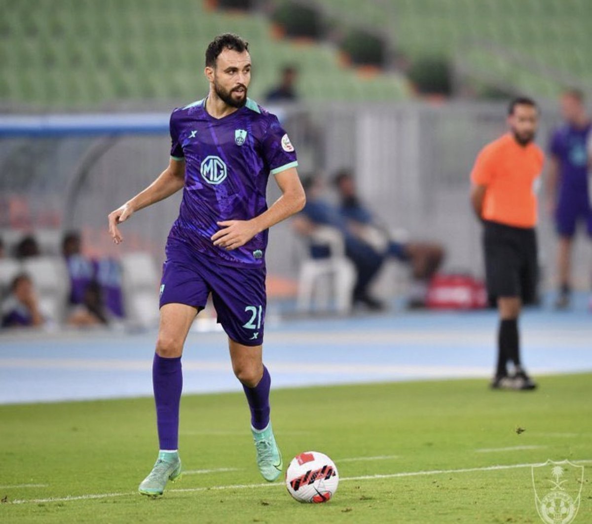 zgo_xm4's tweet photo. #سيدي_ولي_العهد_الاهلي_يدمر13 تخيل معي لاعب لم يستفيد منه النادي شي  ويطالب النادي مبلغ 4 م��يون ريال من السبب ورى ذا كله من السبب ورى الديون اللي على النادي  المشكله حذرنا من الصفقات المغموره اللي تسبب بديون كبيره على النادي لكن لا فايده في ذلك حسبي الله ونعم الوكيل فقط 💔💔 https://t.co/etaVSCiphc