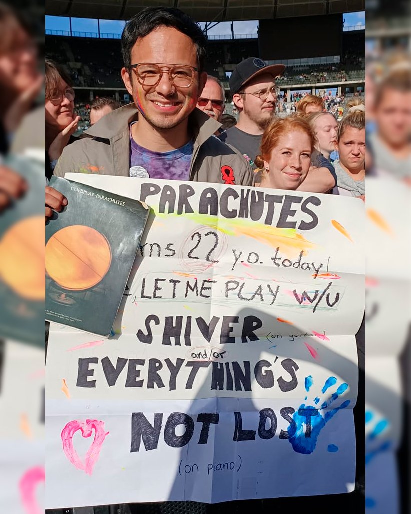 JhoselRamsex's tweet photo. So here's my friend at #coldplayberlin with a smile upon his face and a head full of dreams 🥳🤩
Please, @coldplay, #makehisdreamcometrue tonight 🙏
@HerMyloXyloto https://t.co/w89zebJrYX