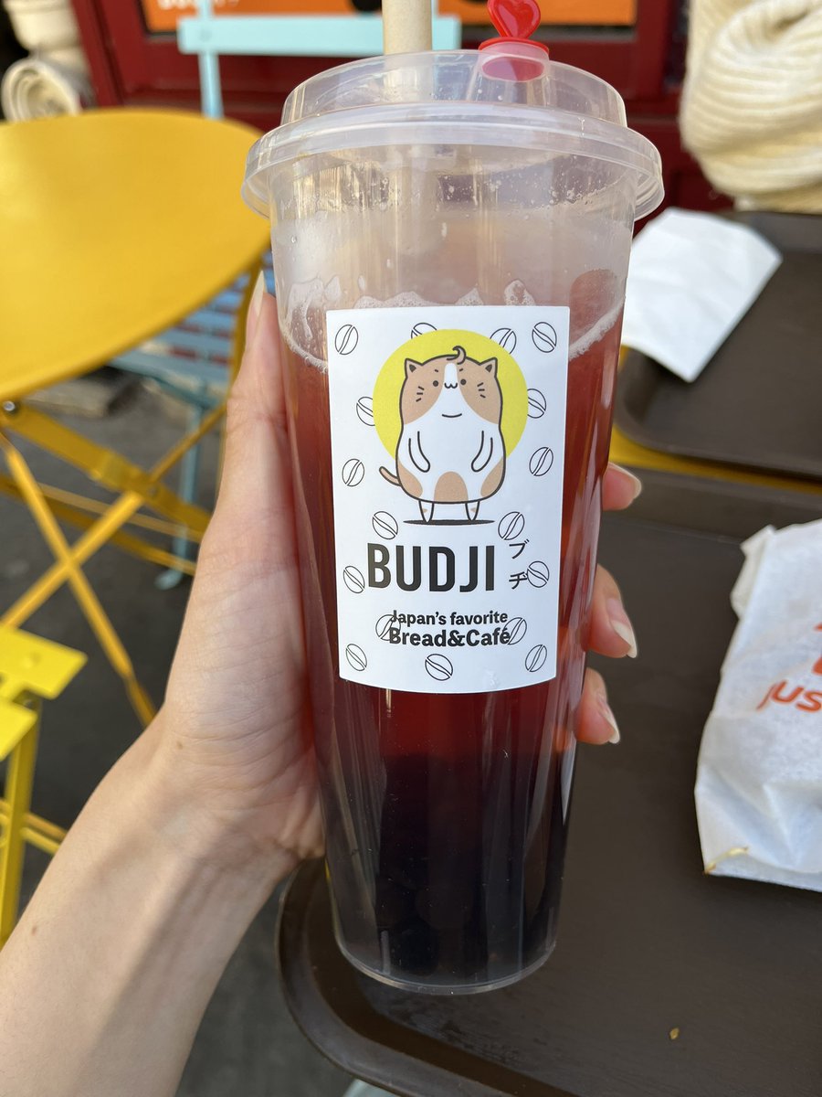 Yn_ness's tweet photo. Budji Paris 9eme https://t.co/xPbDv5E75u